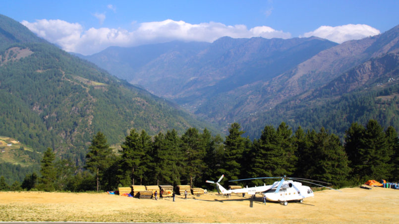 Der Flughafen von Phablu – der Hubschrauber