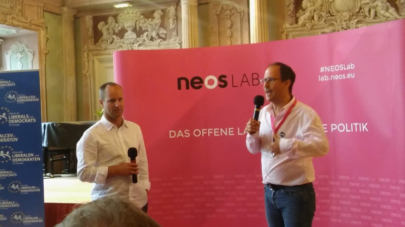 Matthias Strolz (left), the motivator, shortly before his speech