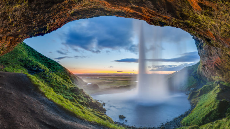 Diego-Delso-Seljalandsfoss Wasserfall in Island