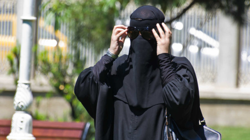 Frau in Niqab