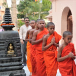 Buddhist_monks_Namaste