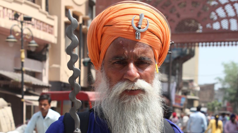 Sikh_devotee_3