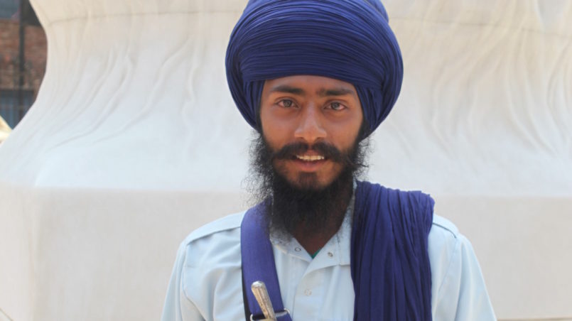 Sikh_devotee_4